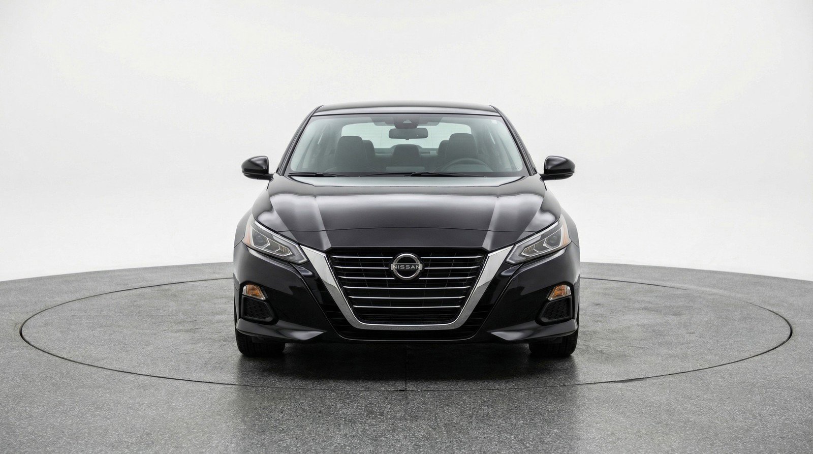 Used 2025 Nissan Altima 2.5 SV image 2