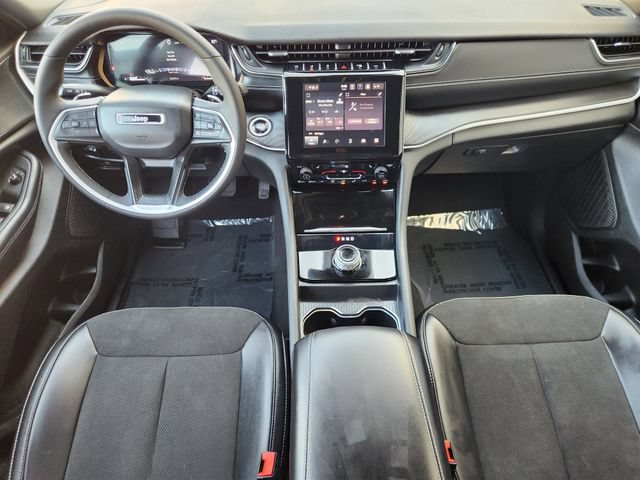 Used 2025 Jeep Grand Cherokee L Altitude RWD image 27