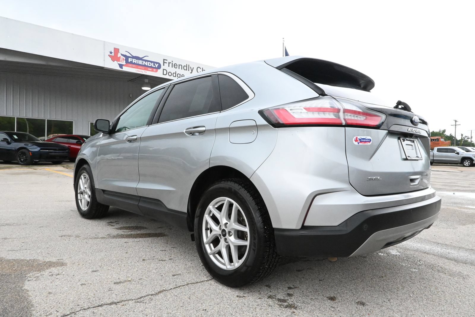 Used 2024 Ford Edge SEL AWD/4WD image 2