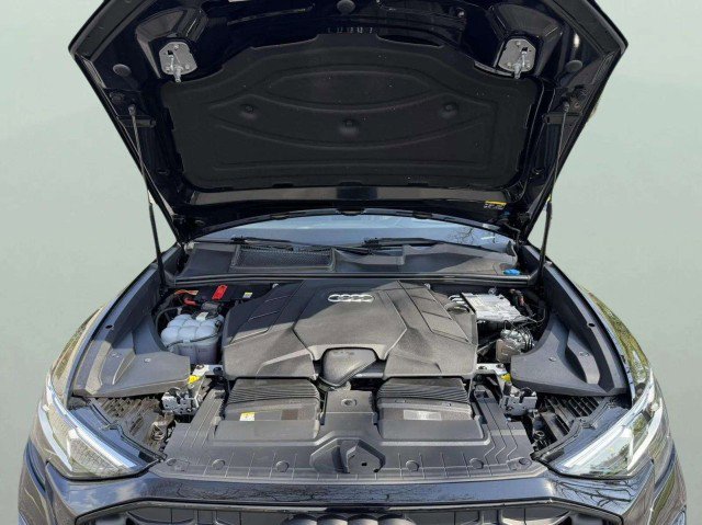 Certified 2024 Audi Q8 Prestige w/ Prestige Package AWD/4WD image 33