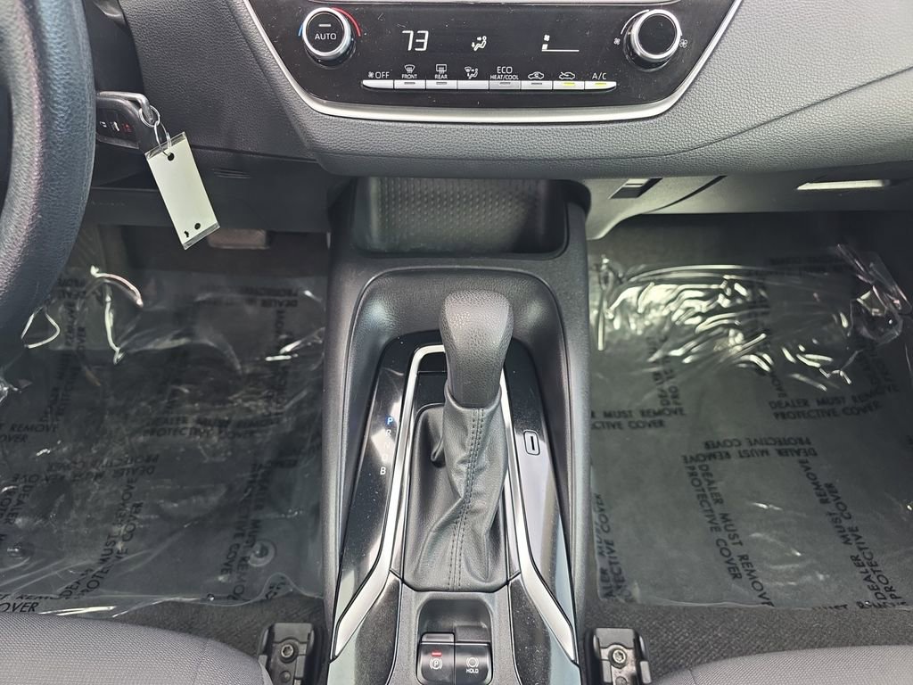 Used 2022 Toyota Corolla LE image 12