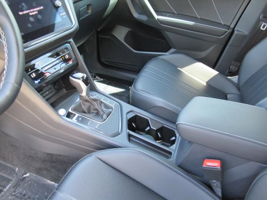 Used 2024 Volkswagen Tiguan SE FWD image 15