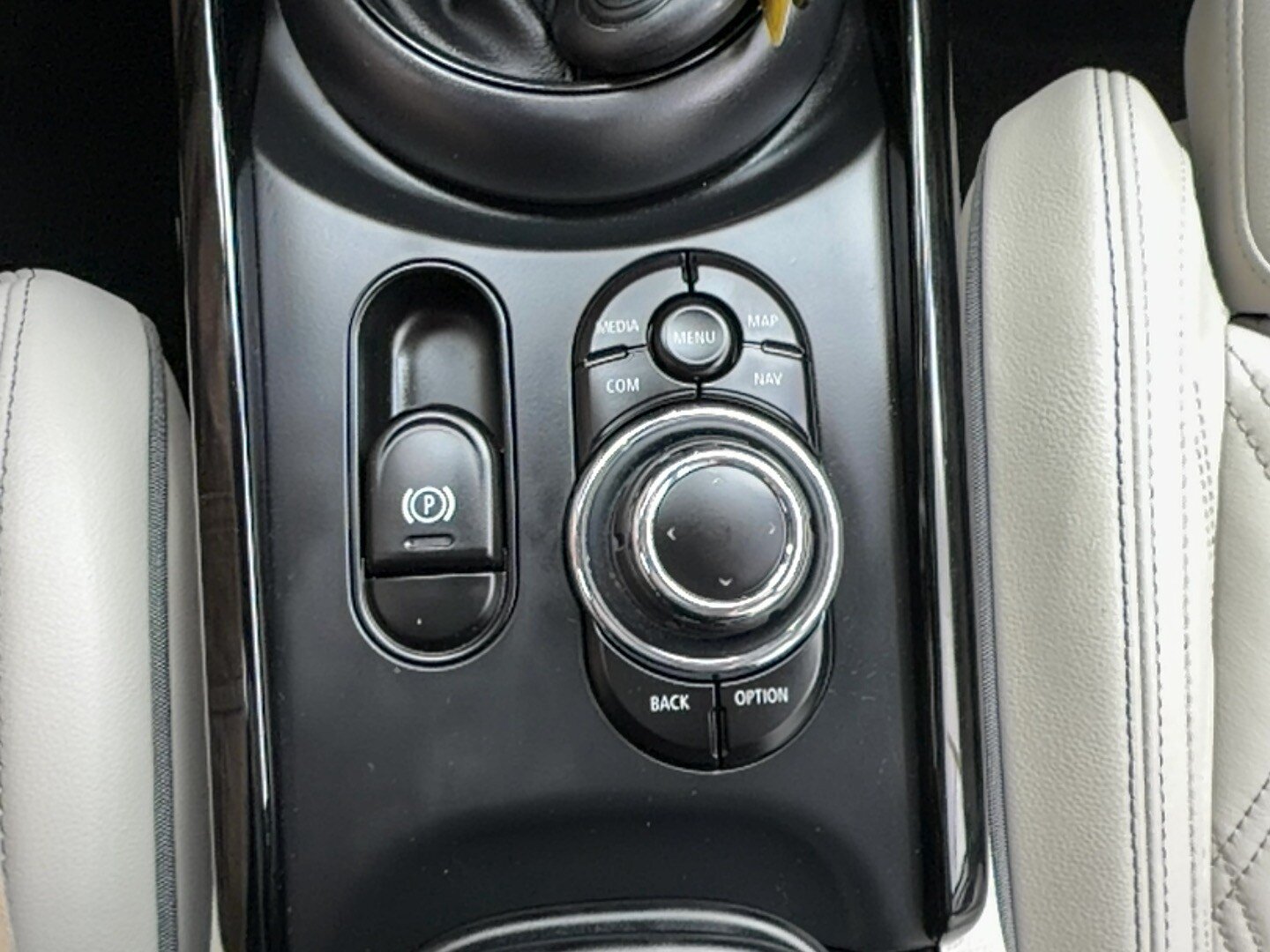 Used 2023 MINI Cooper Clubman S FWD image 9