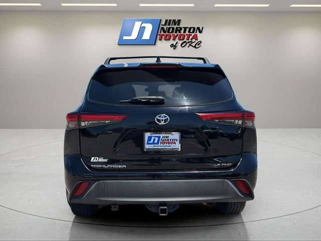 Used 2020 Toyota Highlander LE AWD/4WD image 6