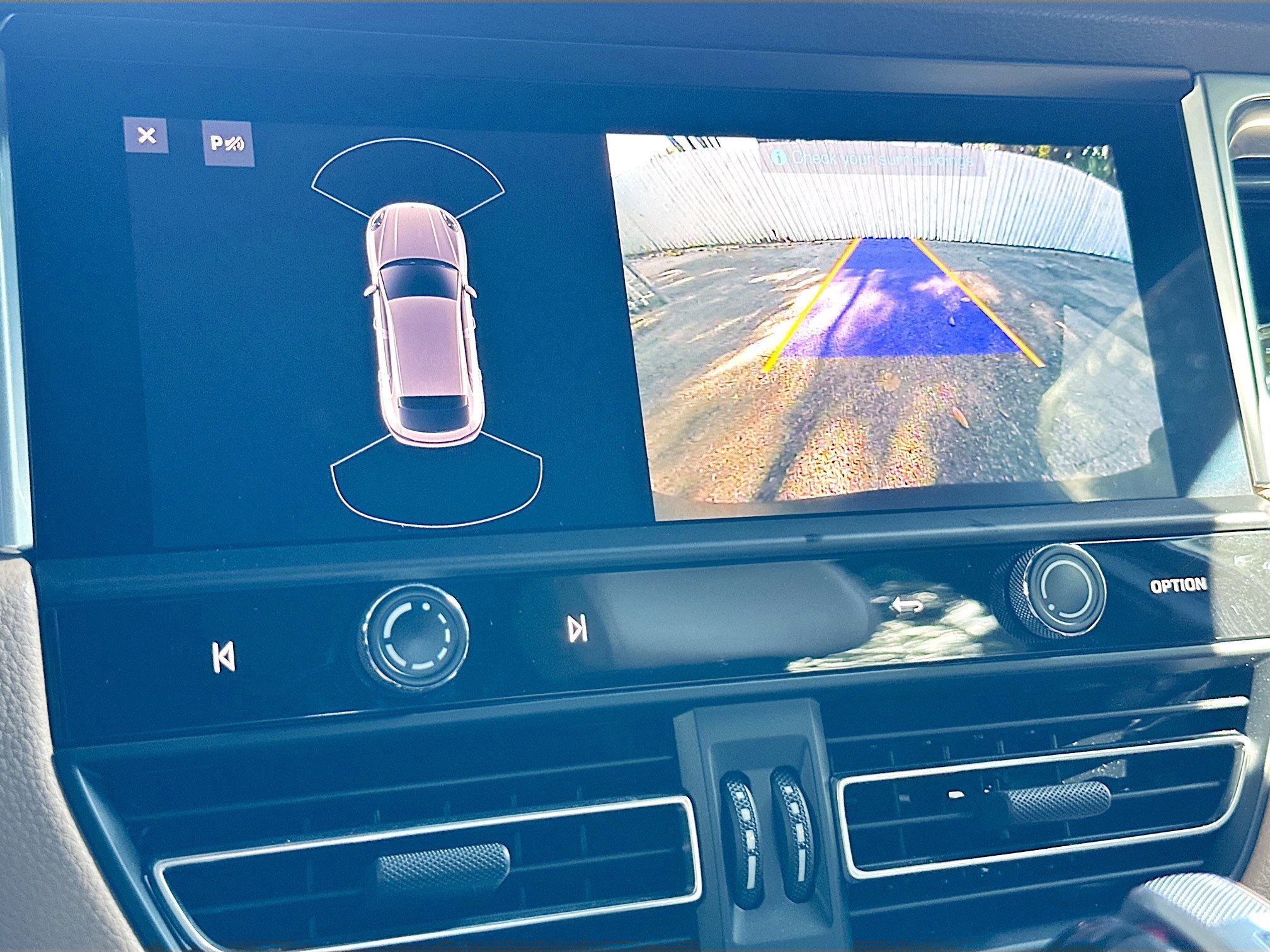 Used 2022 Porsche Macan image 14