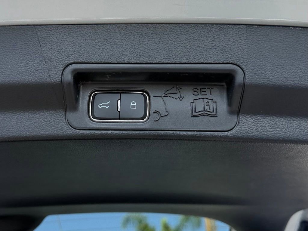 Used 2026 Ford Explorer Active RWD image 11