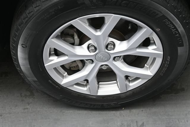 Used 2021 Jeep Grand Cherokee L Limited AWD/4WD image 32