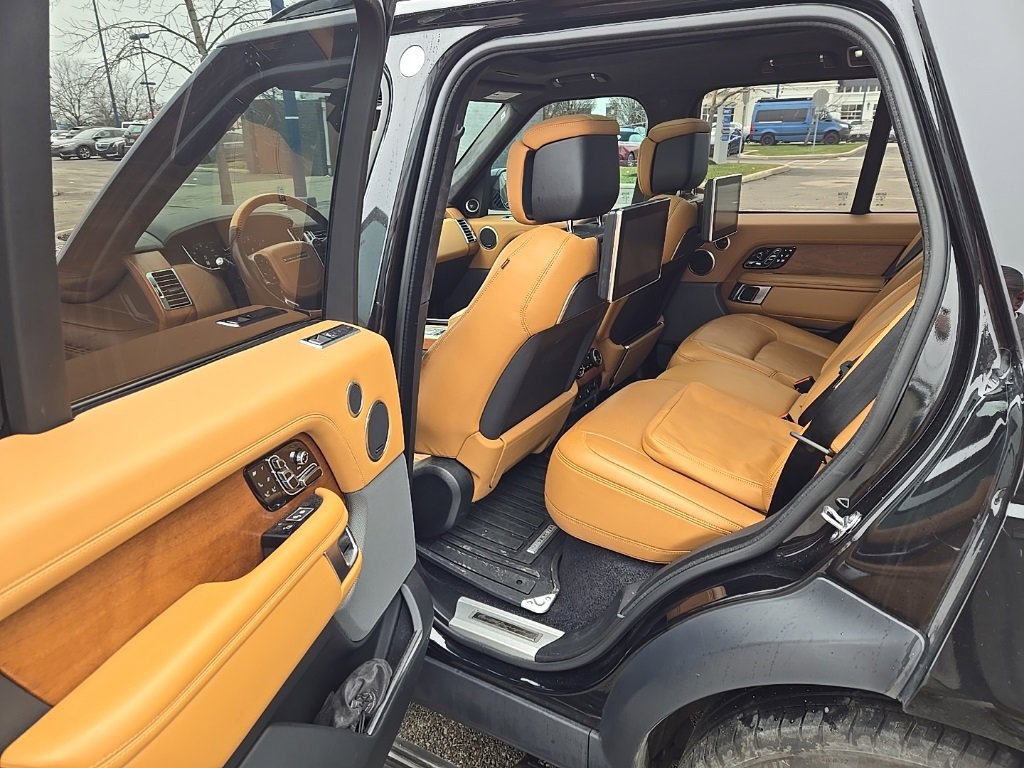 Used 2019 Land Rover Range Rover Autobiography image 17