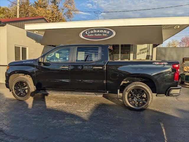 Used 2022 Chevrolet Silverado 1500 Custom image 2