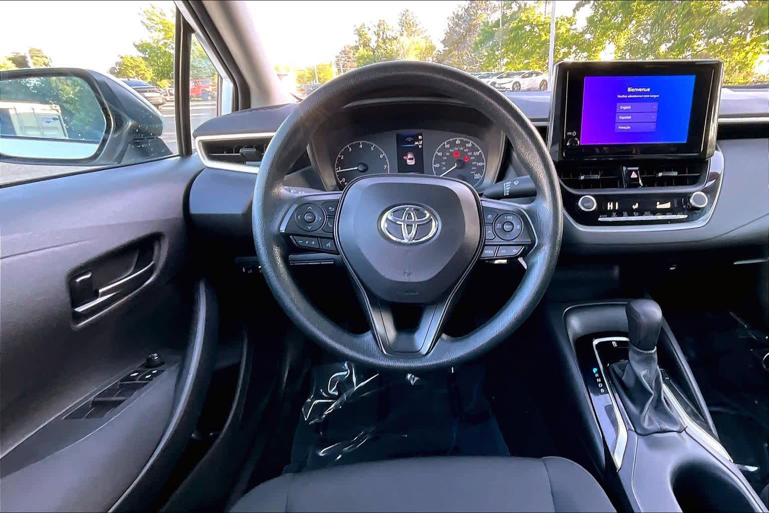 Used 2024 Toyota Corolla LE FWD image 5