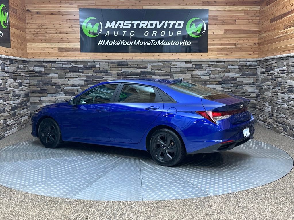 Used 2023 Hyundai Elantra SEL w/ Cargo Package image 7