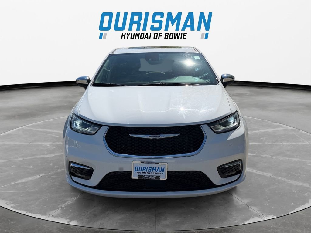 Used 2023 Chrysler Pacifica Limited image 8