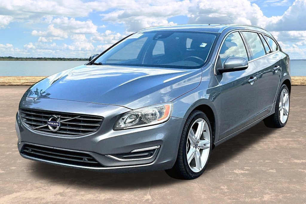 Used 2017 Volvo V60 T5 Premier w/ Convenience Package FWD image 4