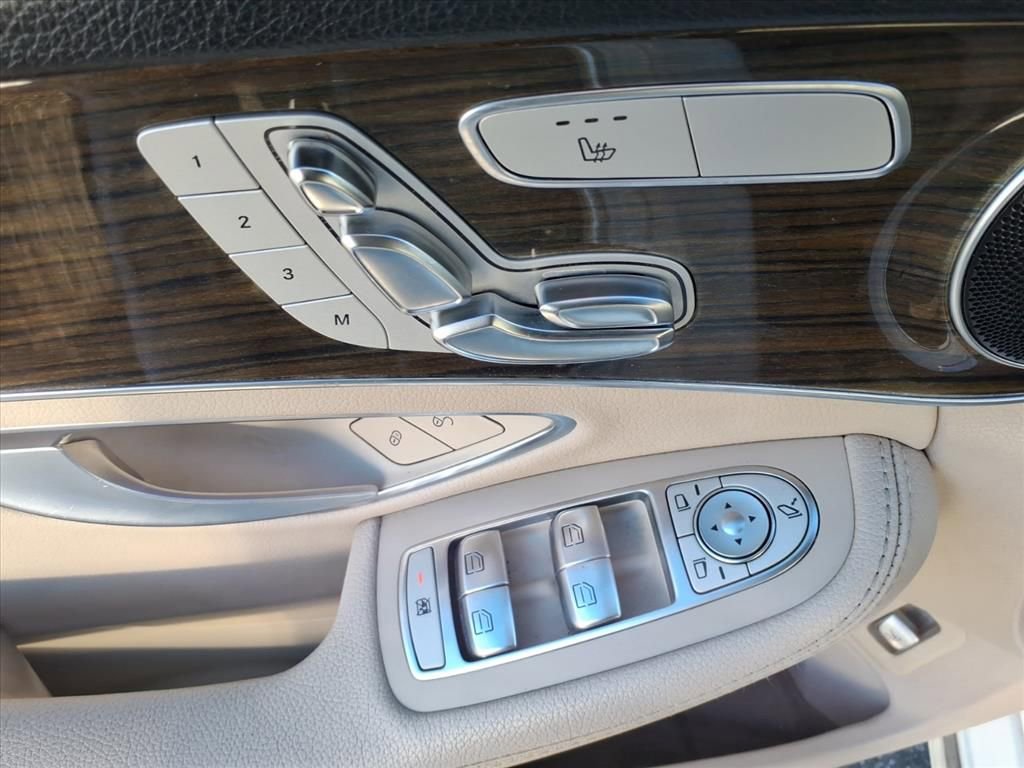 Used 2019 Mercedes-Benz C 300 Sedan image 25