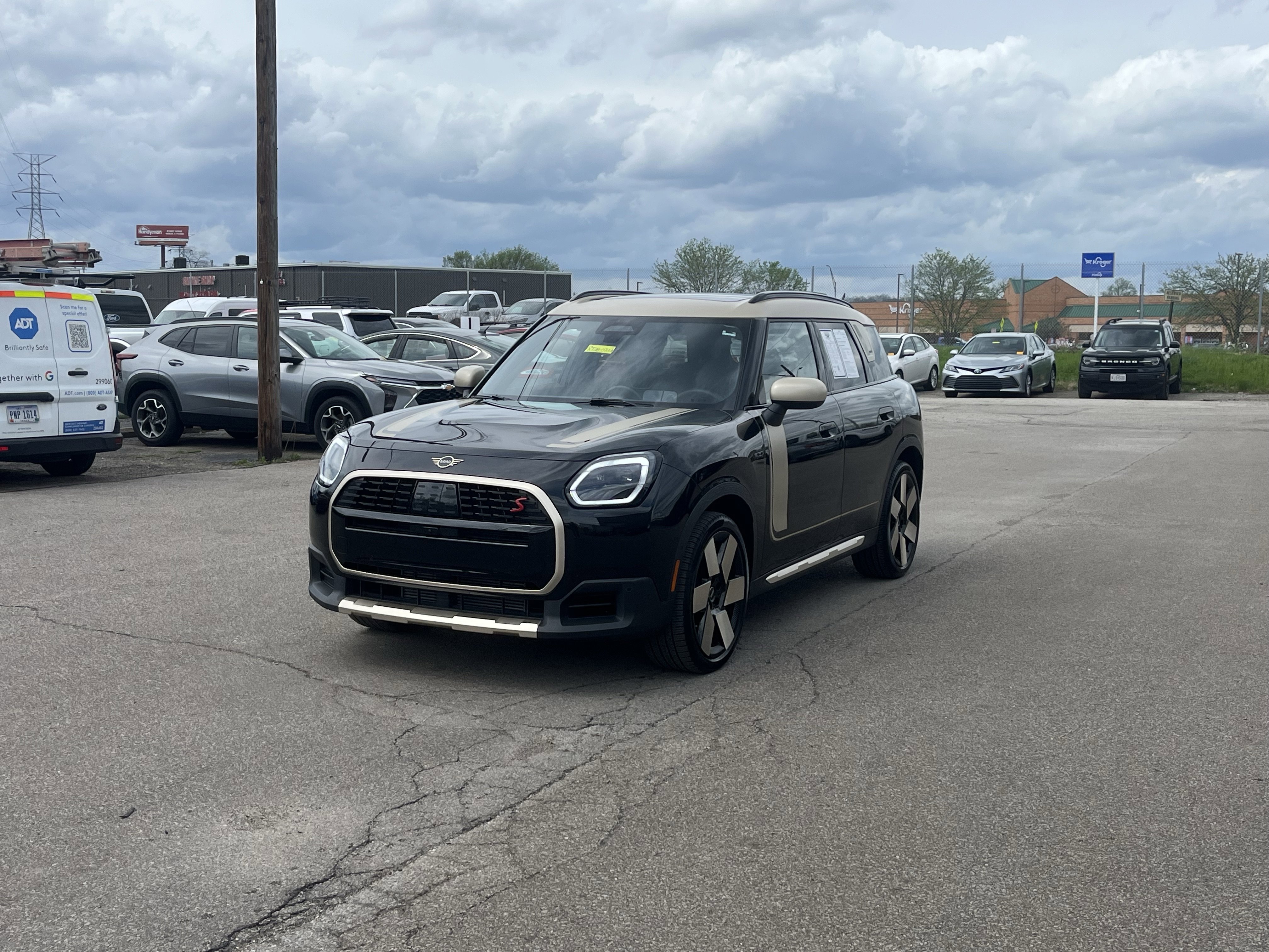 Used 2025 MINI Cooper Countryman S w/ Comfort Package Max image 3
