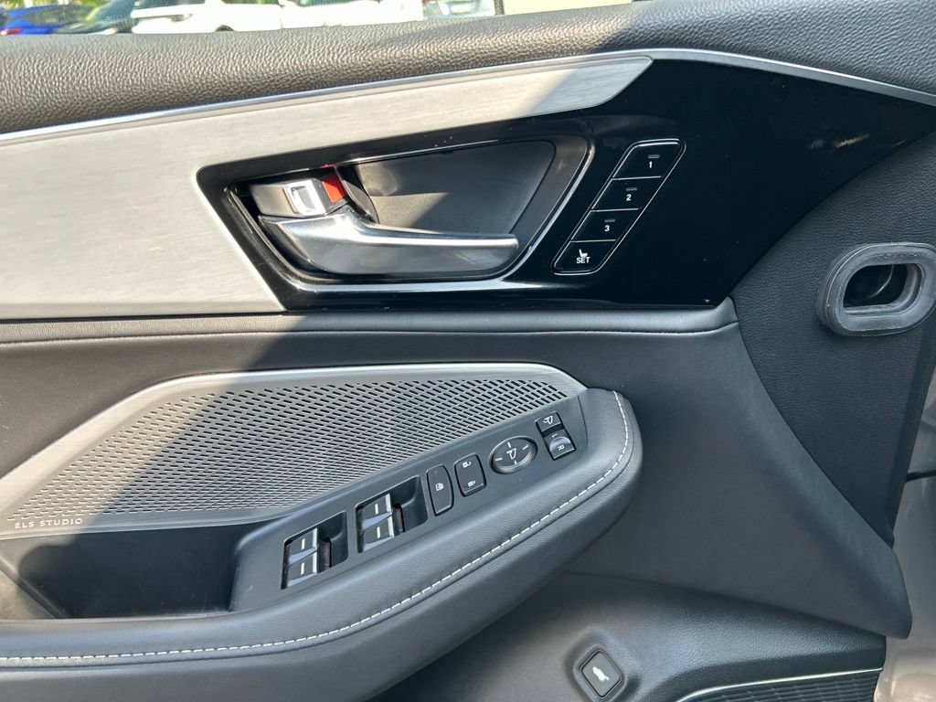Used 2024 Acura MDX SH-AWD w/ Technology Package image 14