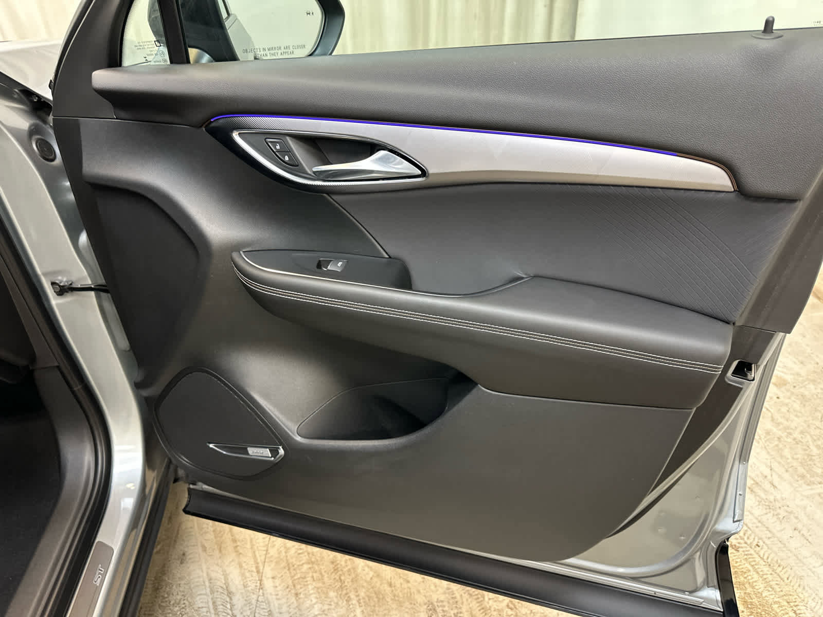 Certified 2025 Buick Envision Sport Touring image 27