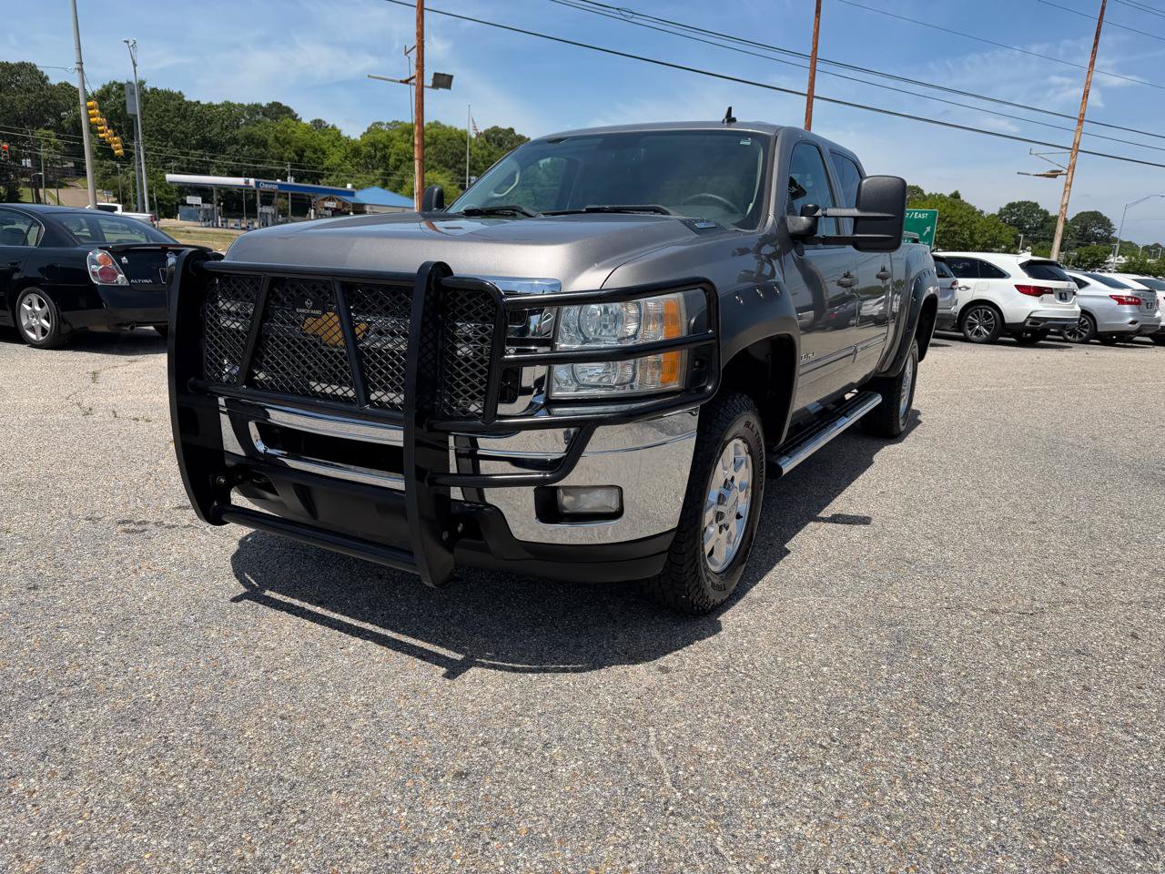 Used 2014 Chevrolet Silverado 2500 LT w/ Interior Plus Package AWD/4WD image 12