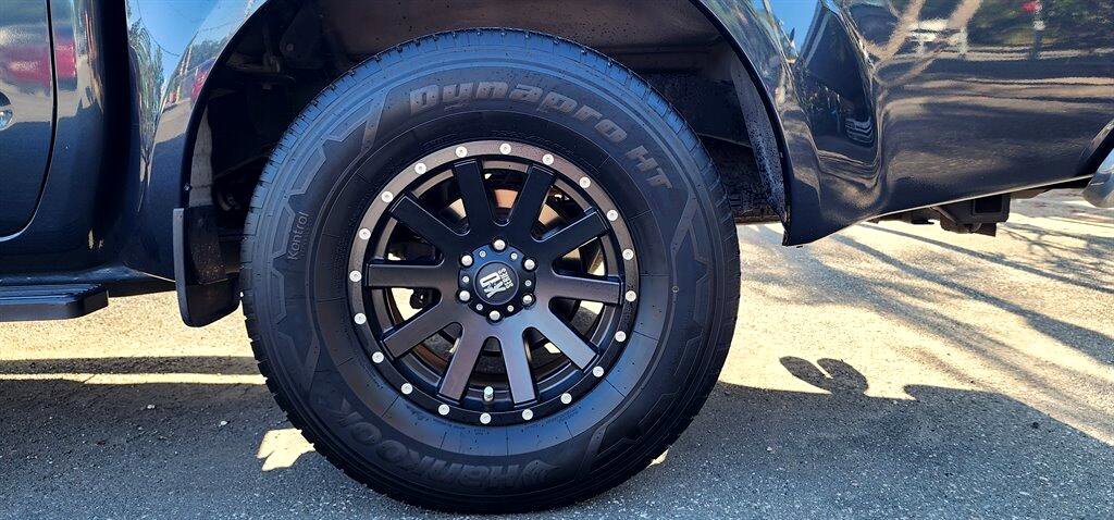 Used 2017 Nissan Frontier SV image 12