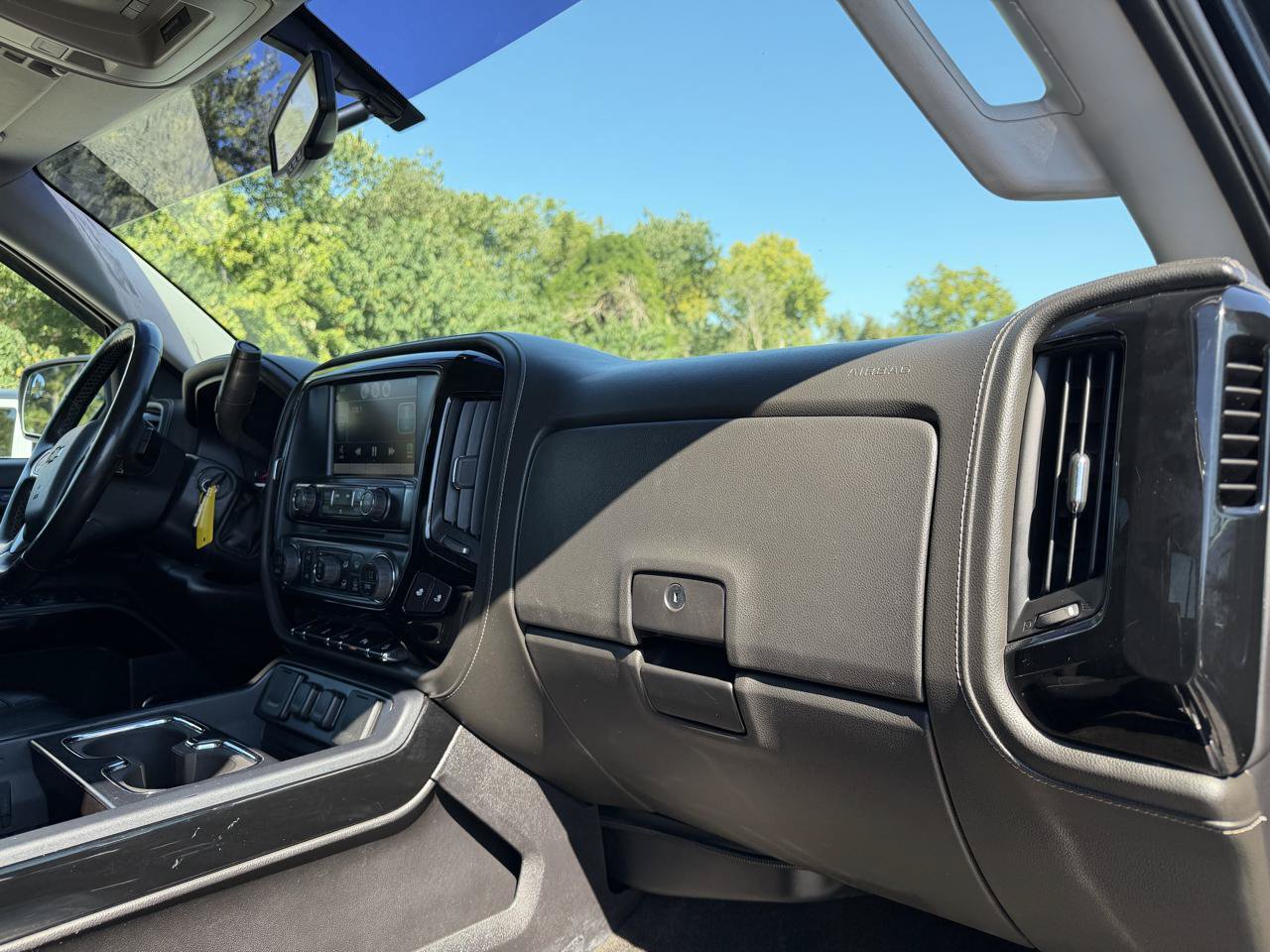 Used 2015 Chevrolet Silverado 1500 LTZ Z71 w/ LTZ Plus Package AWD/4WD image 8