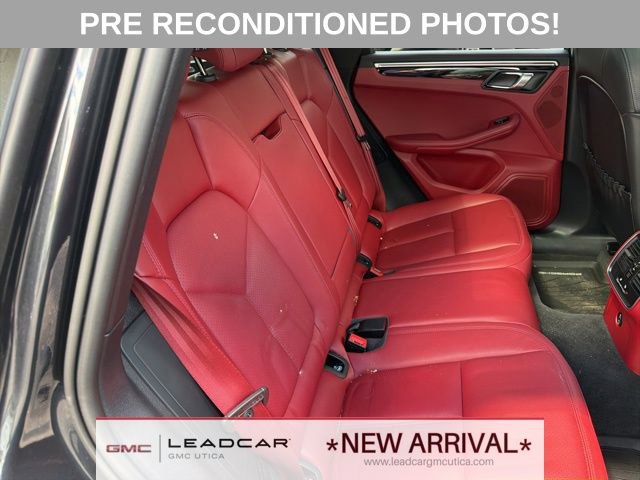 Used 2023 Porsche Macan Turbo AWD/4WD image 18