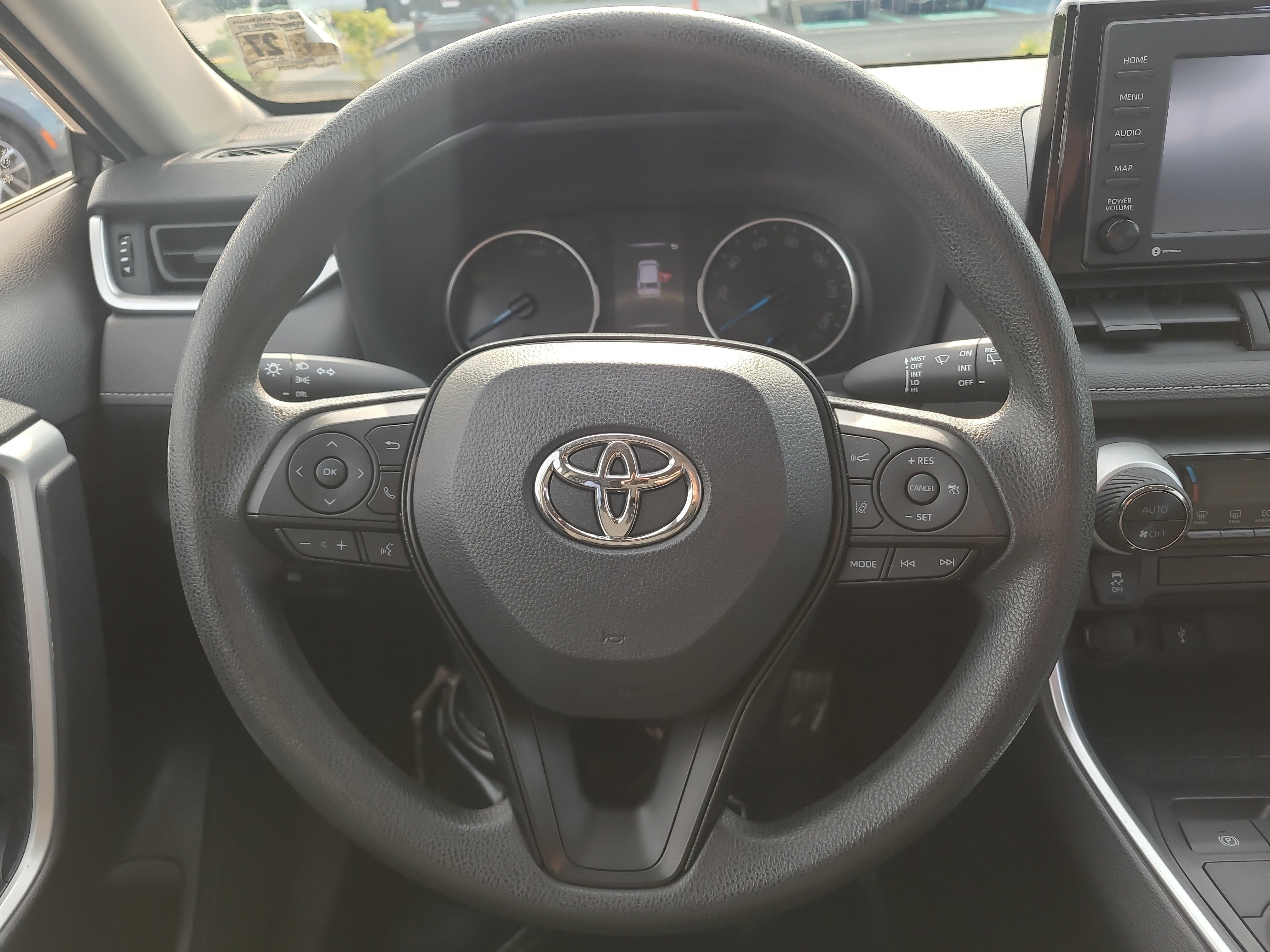 Certified 2022 Toyota RAV4 LE AWD/4WD image 21