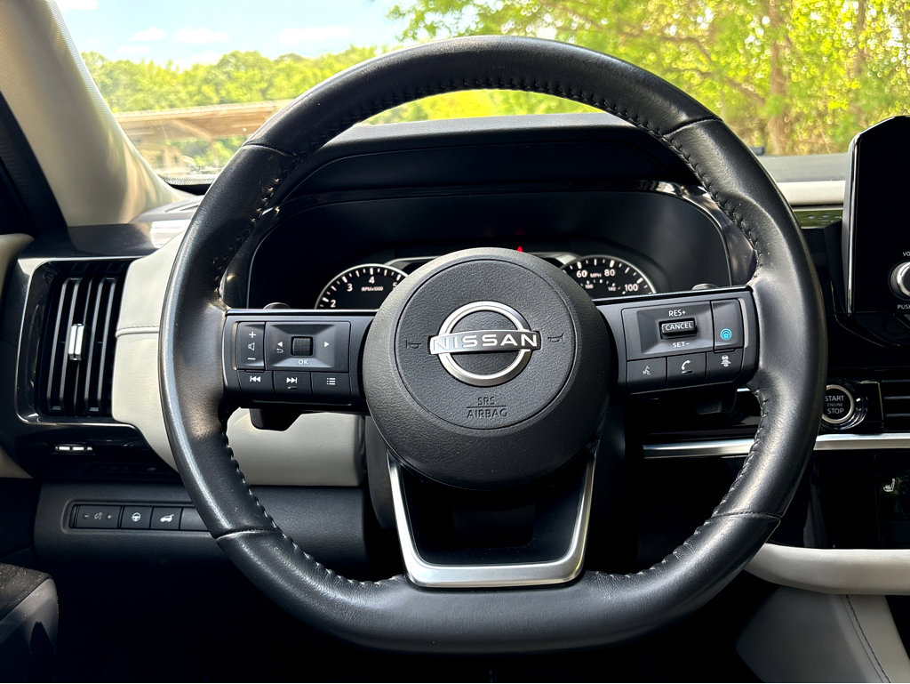 Used 2022 Nissan Pathfinder SV w/ SV Premium Package image 11