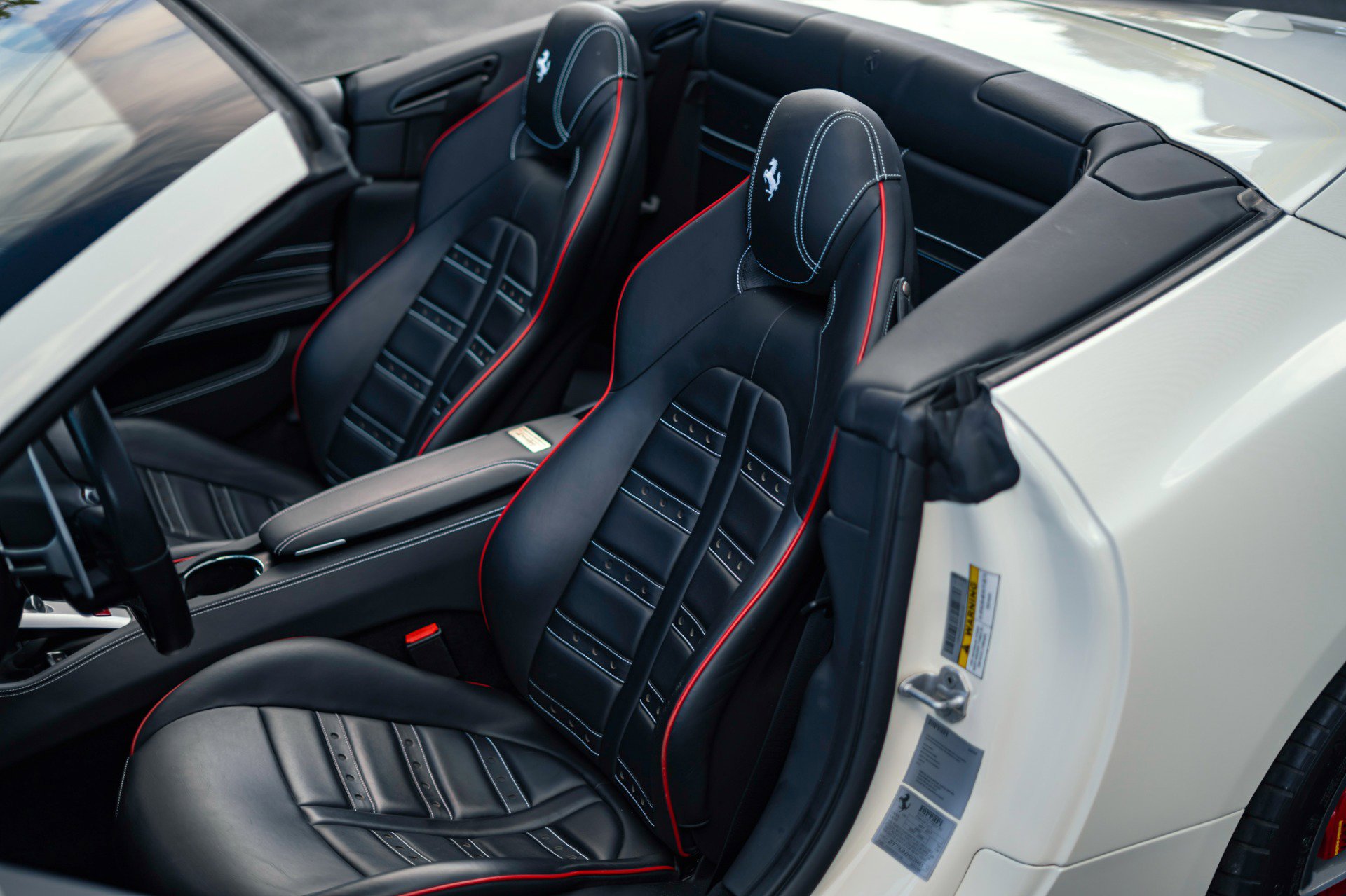 Used 2017 Ferrari California T RWD image 2