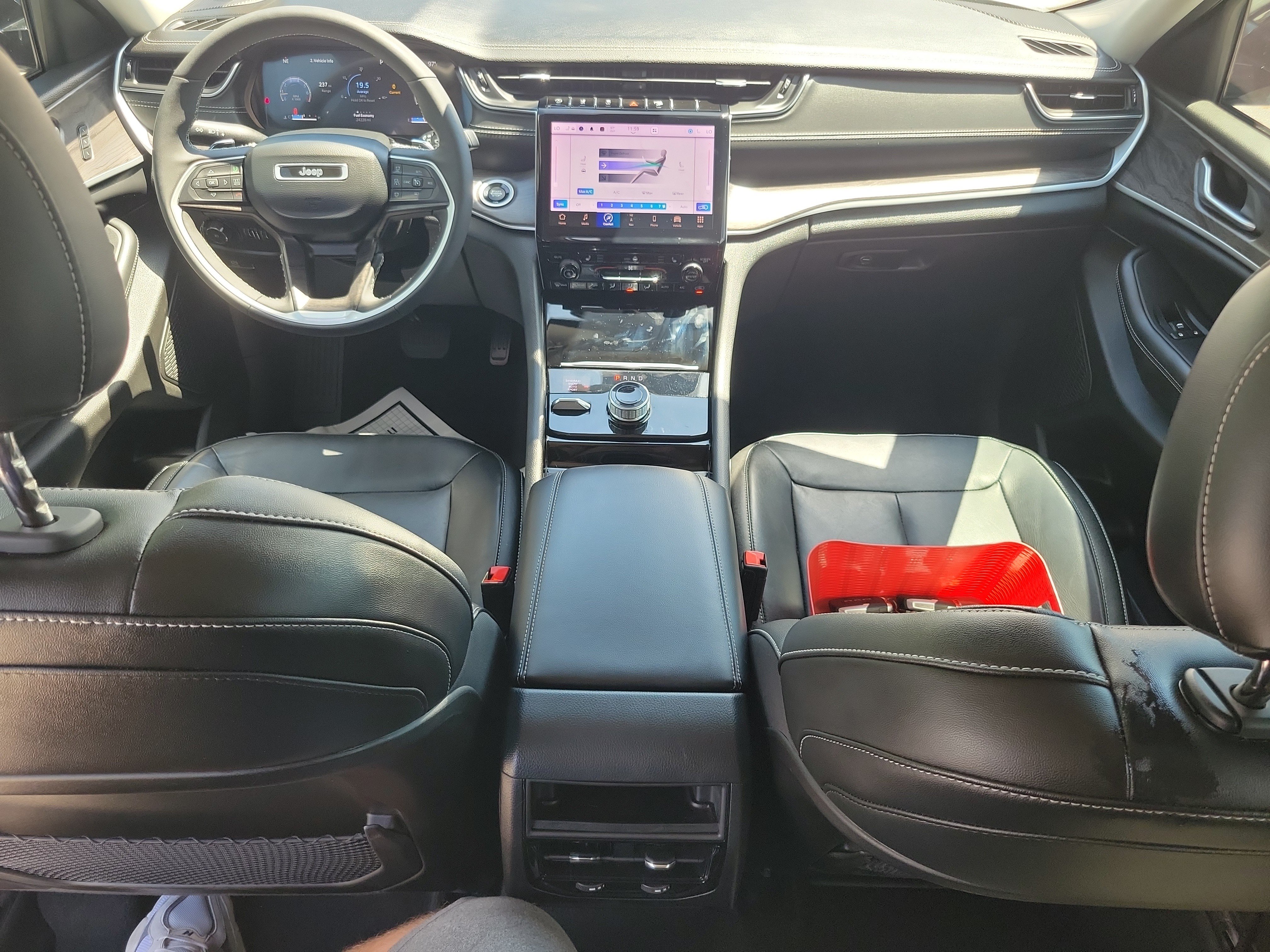 Used 2023 Jeep Grand Cherokee Limited AWD/4WD image 10