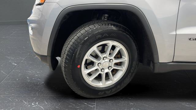 Used 2019 Jeep Grand Cherokee Laredo image 32