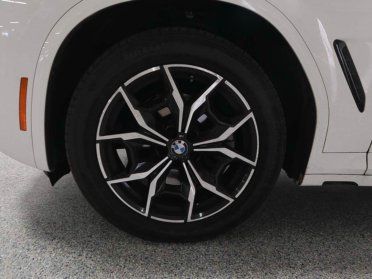 Used 2024 BMW X3 sDrive30i w/ M Sport Package RWD image 5