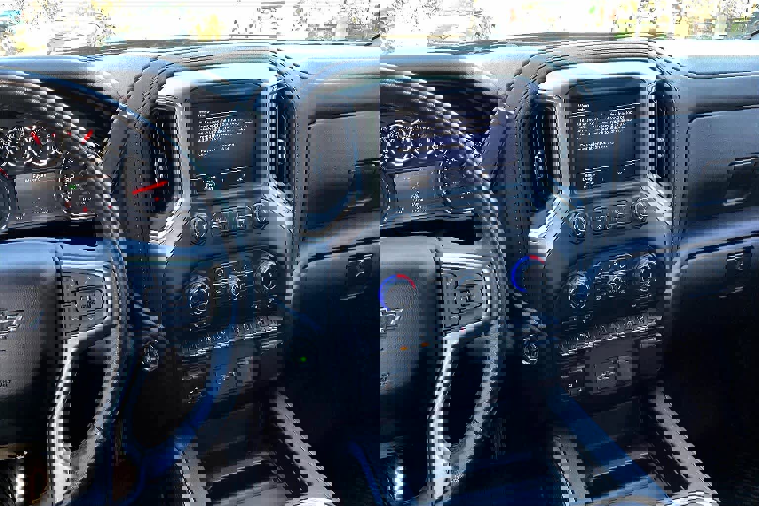 Used 2021 Chevrolet Silverado 1500 LT Trail Boss w/ Convenience Package II image 6