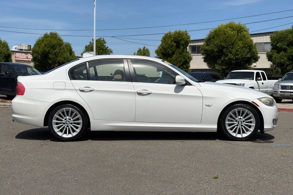 Used 2011 BMW 335i Sedan RWD image 3