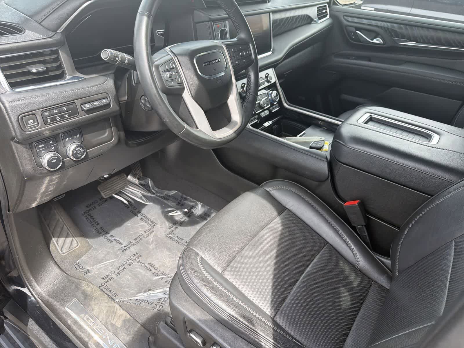 Used 2023 GMC Yukon Denali image 16