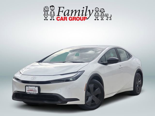 Used 2025 Toyota Prius LE image 1