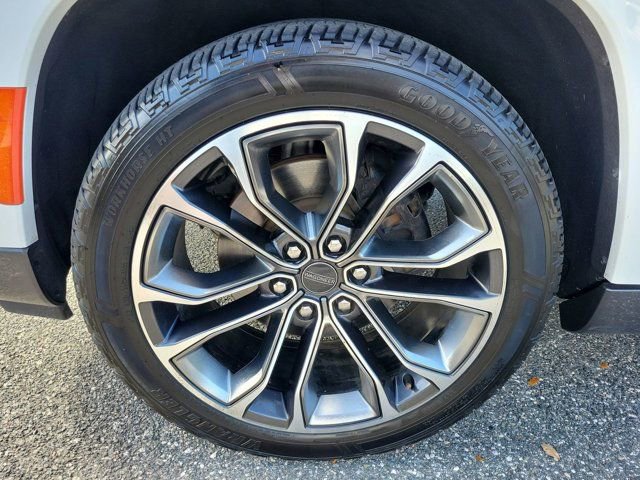 Used 2022 Jeep Grand Wagoneer Series III w/ Flexible Seating Group image 17