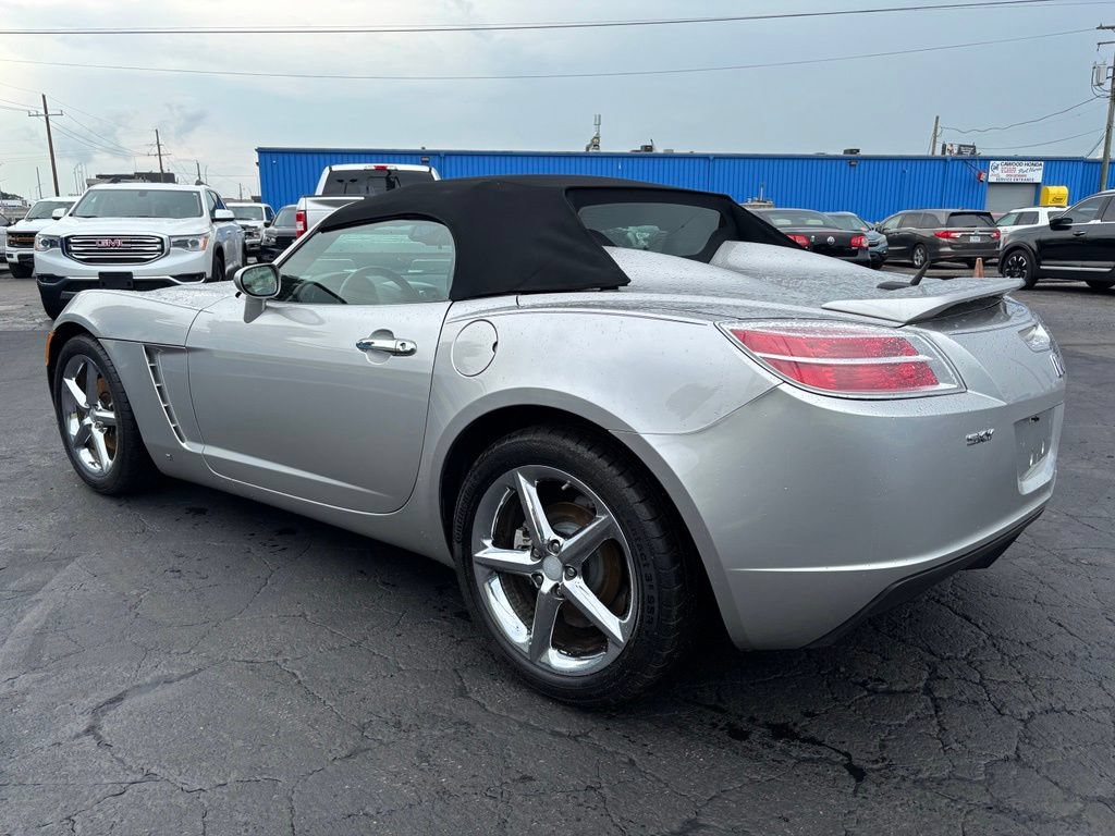 Used 2009 Saturn Sky RWD image 4