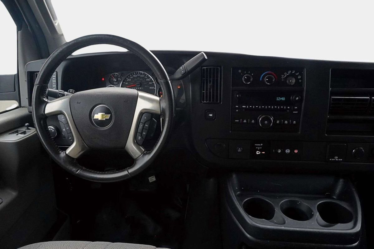 Used 2018 Chevrolet Express 3500 Extended w/ Driver Convenience Package image 18