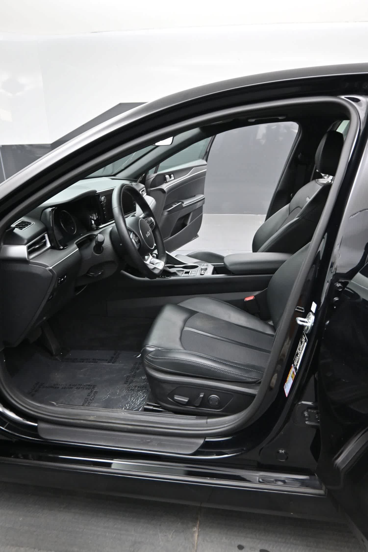 Used 2022 Kia K5 GT-Line w/ GT-Line Awd Premium Package image 16