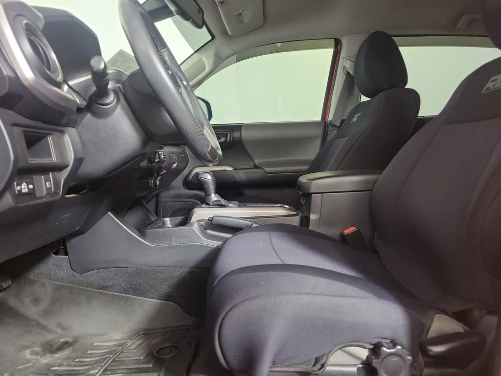 Used 2018 Toyota Tacoma SR5 RWD image 12