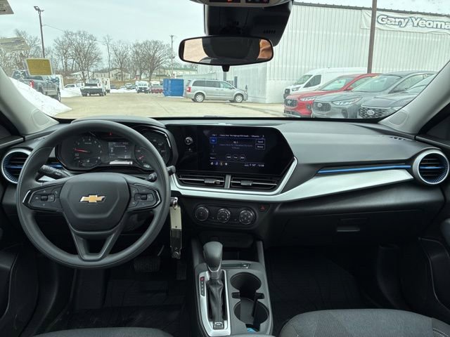 Used 2025 Chevrolet Trax LS w/ LS Convenience Package image 20