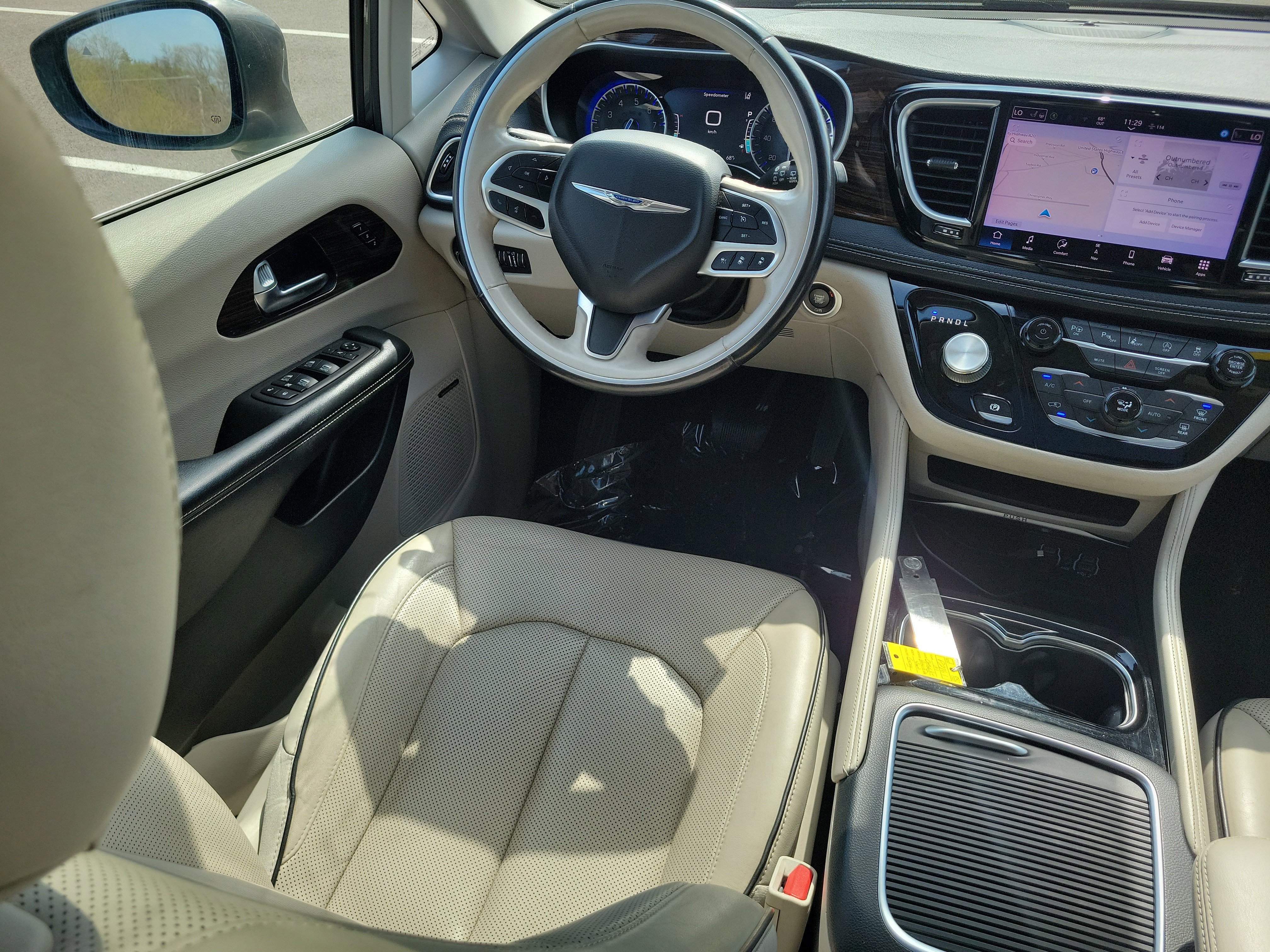 Used 2021 Chrysler Pacifica Limited w/ Premium & Safety Sphere Group image 16