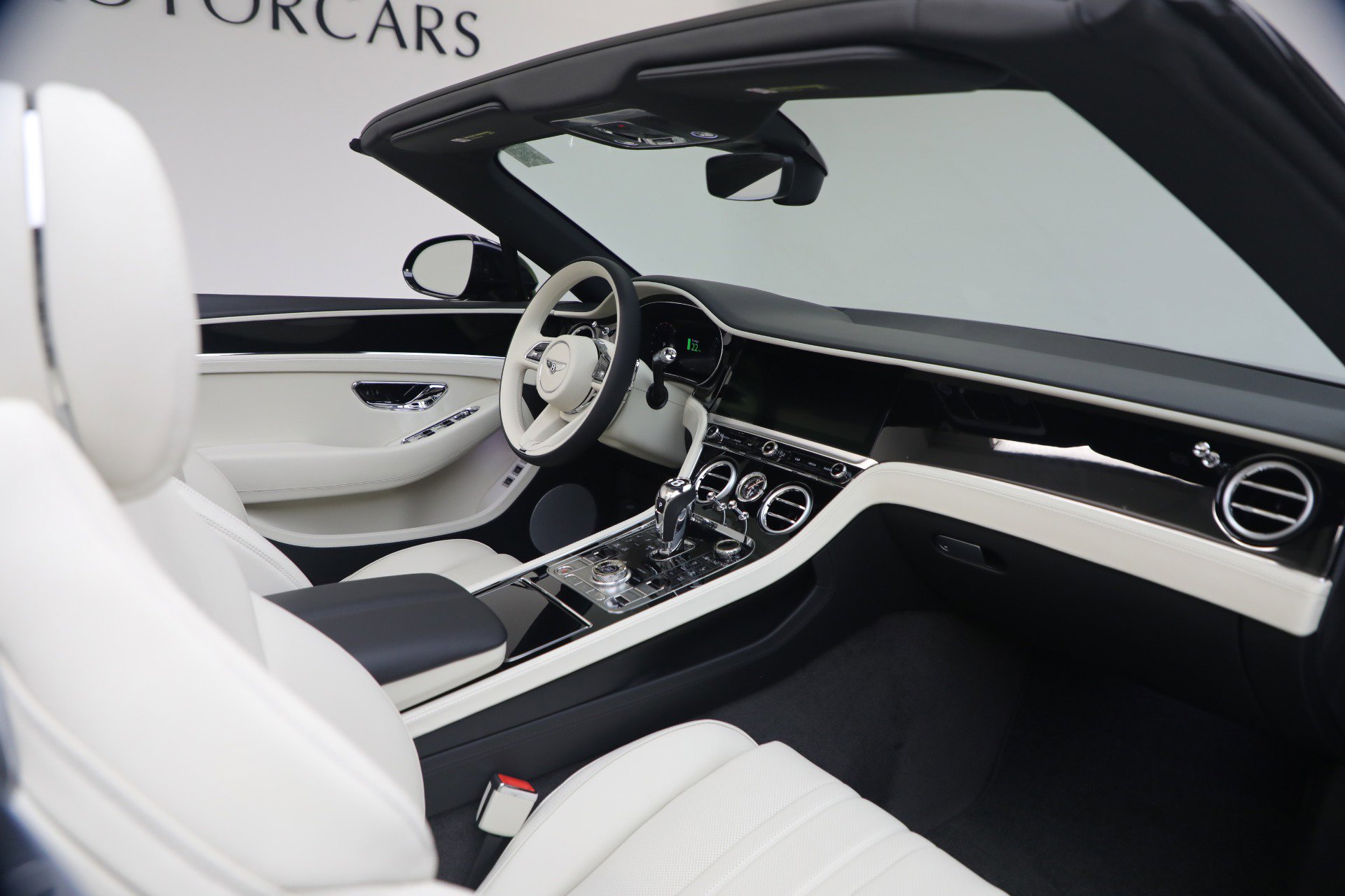 New 2026 Bentley Continental GTC AWD/4WD image 28