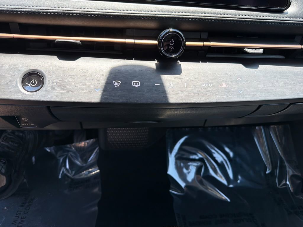 Used 2023 Nissan Ariya FWD image 29