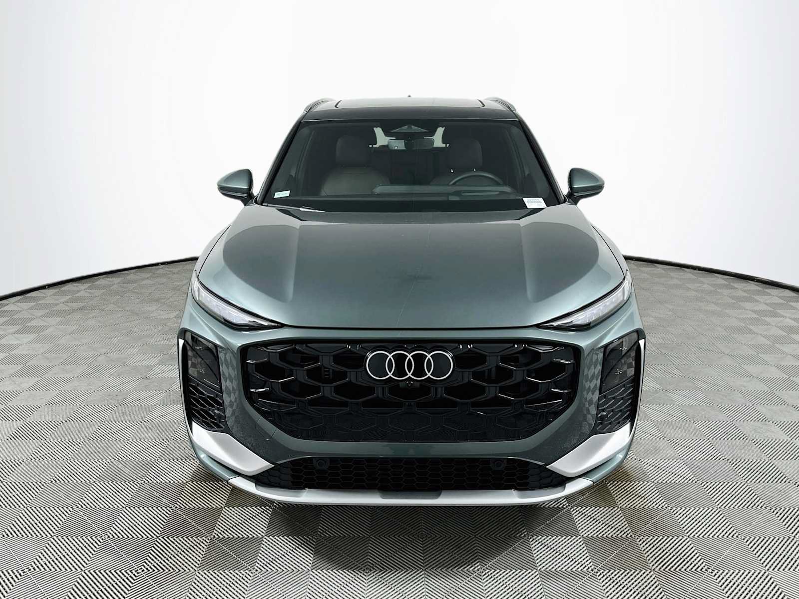 New 2026 Audi Q3 quattro 2.0T AWD/4WD image 2