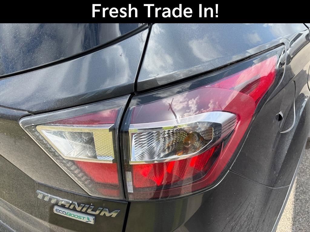 Used 2017 Ford Escape Titanium image 9