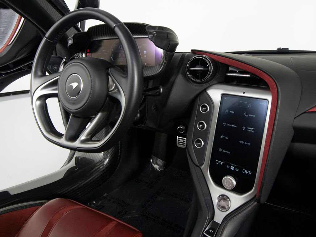 Used 2024 McLaren 750S Spider image 29