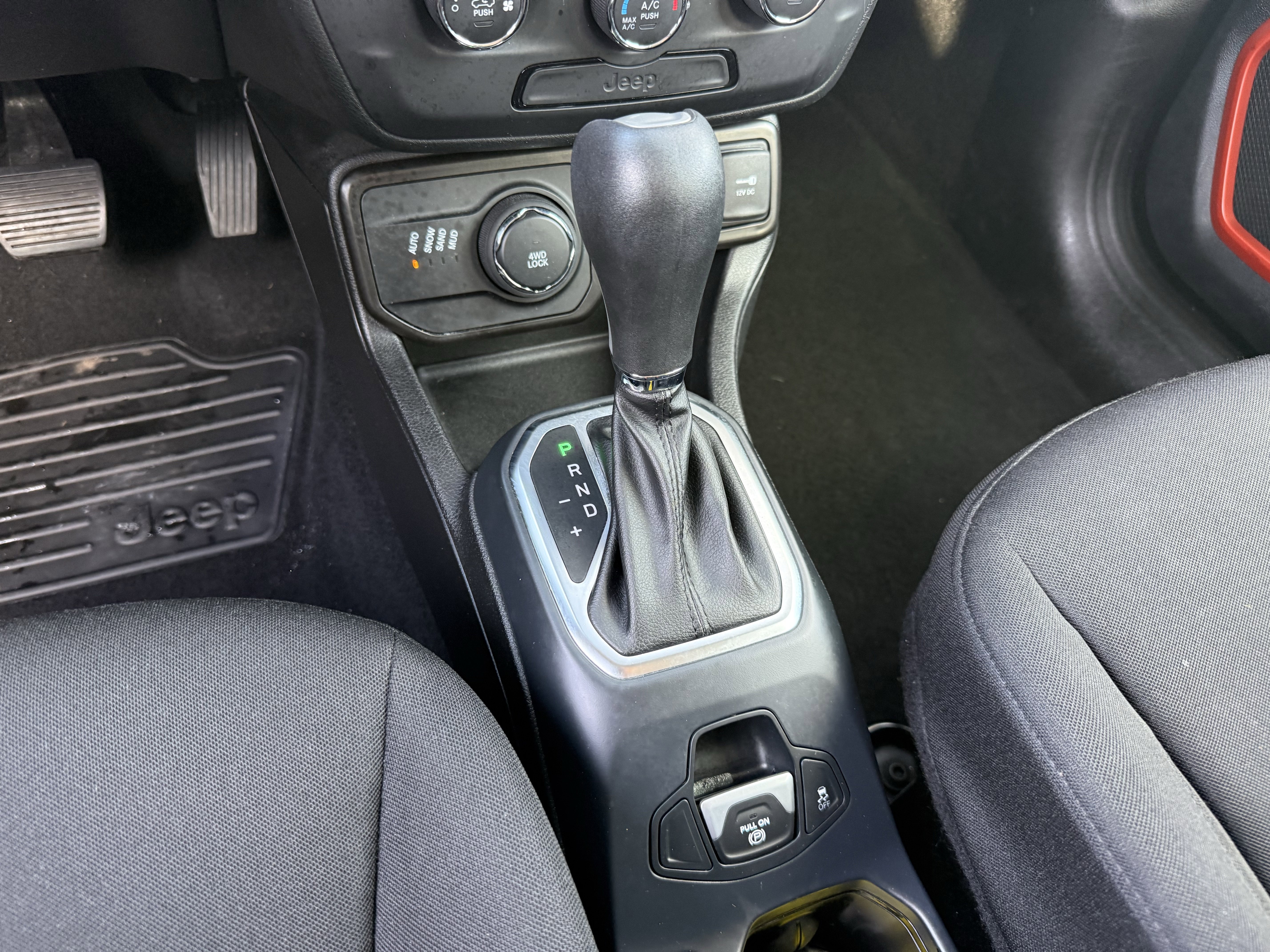 Used 2020 Jeep Renegade Sport image 27