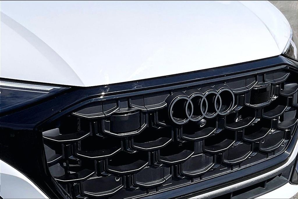 Used 2024 Audi SQ8 Premium Plus image 33