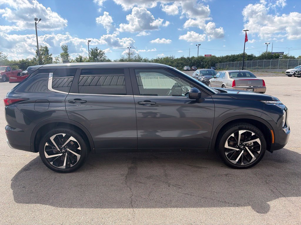 Used 2024 Mitsubishi Outlander SE FWD image 7